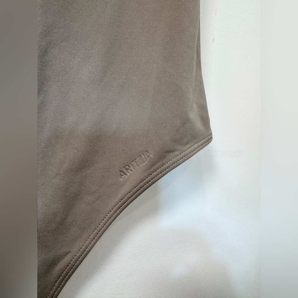 Aritzia Original Contour Crew Tank Bodysuit - Taupe Grey - Large - Picture 6 of 8
